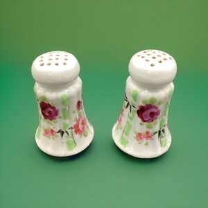 Vtg Porcelain China Hand Painted Salt & Pepper Shaker-Japan Floral Flowers Decor